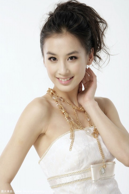 黄圣依婚姻新篇章，独家秘密与小巷深处的情感转折