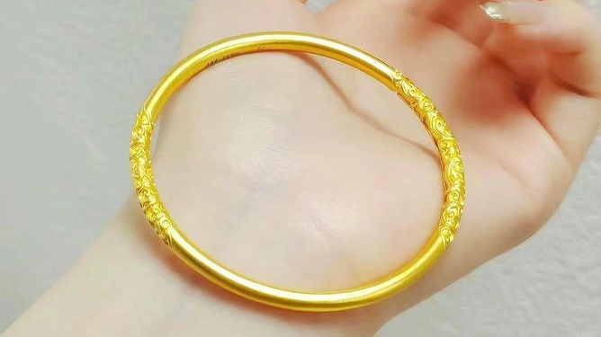 广东女孩黄金投资智慧，金手镯三倍增值，把握机遇的财富故事