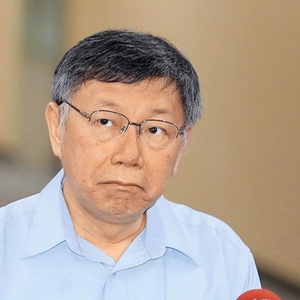 柯文哲手铐探病父，励志故事展现学习与成长之路