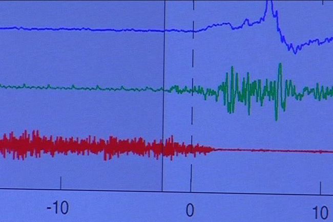 新澳三中三论坛三中三,科学分析解释说明_KSF93.261性能版
